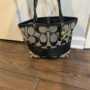 Coach Signature Tote